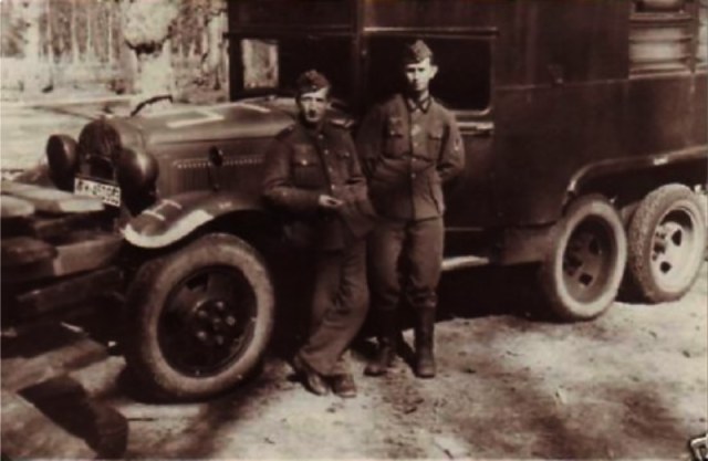 свастика на капоте..jpg